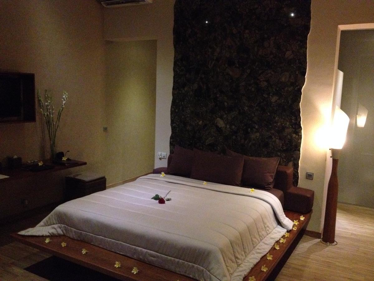The Puncak Lombok Hotel Senggigi Exterior photo